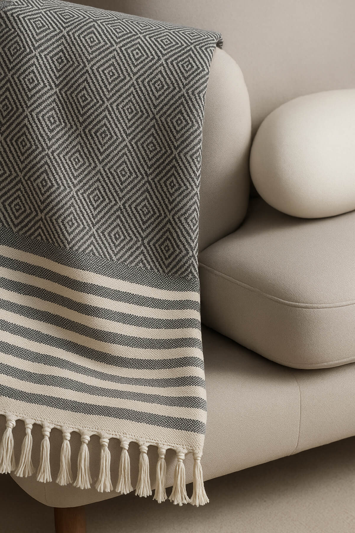 Alora Anthrazit Sofadecke 180×220 cm – 100 % Baumwolle, Weich & Stilvoll